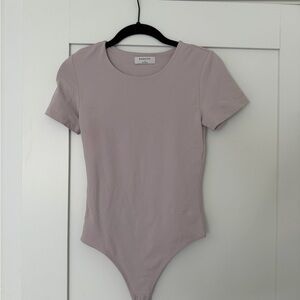 Aritzia Babaton T-Shirt Bodysuit Size Small Mauve Thong Back